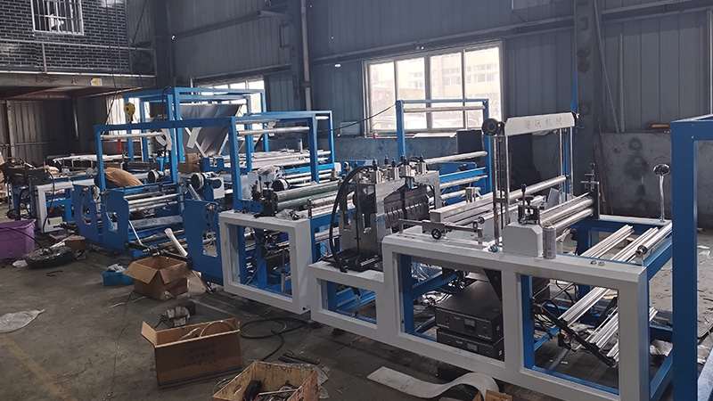 無(wú)紡布制袋機(jī)實(shí)拍圖